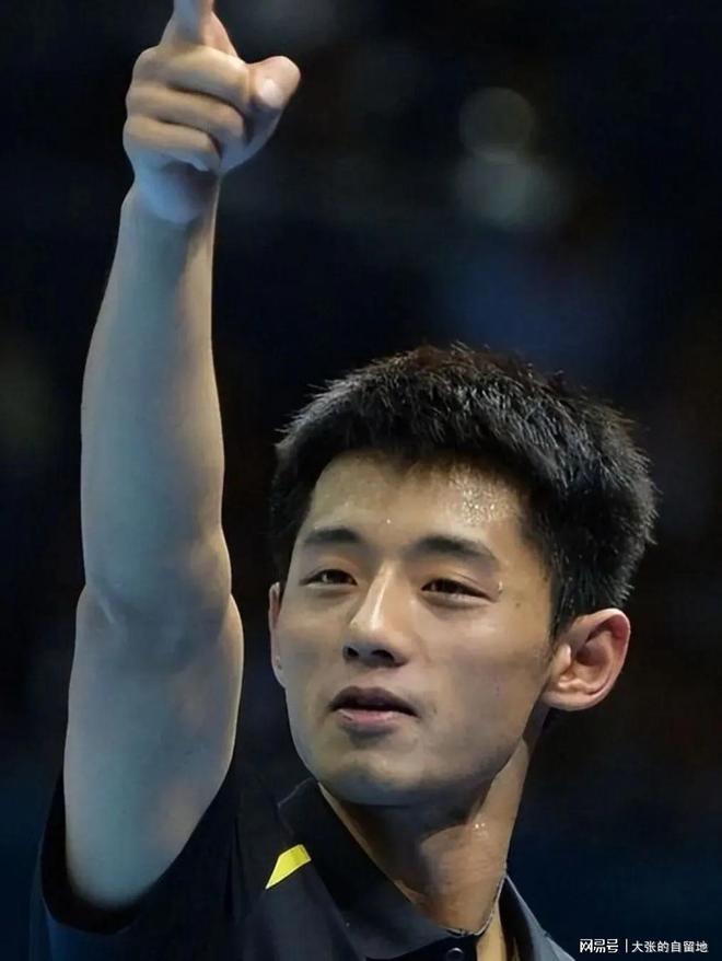 张继科在巴黎的比赛中逆转