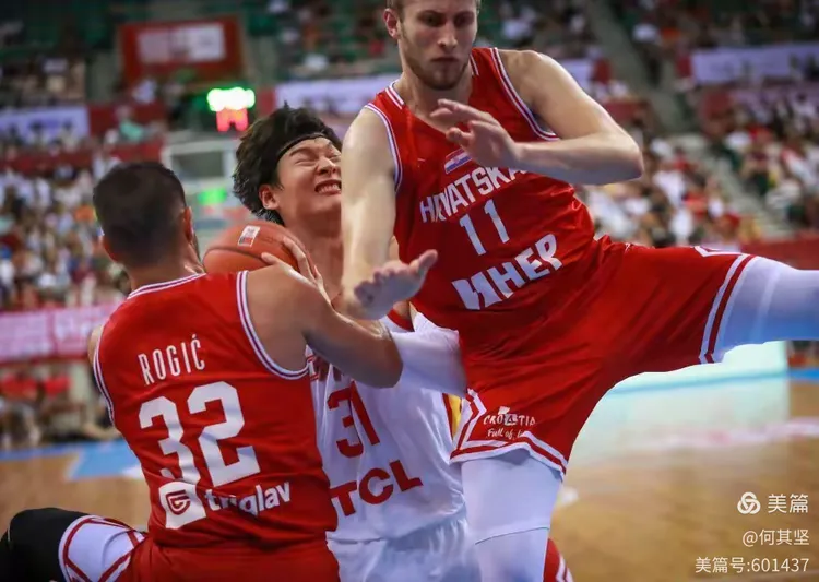 泰国篮球赛事中的精彩瞬间让球迷欣赏 泰国篮球赛事中的精彩瞬间让球迷欣赏