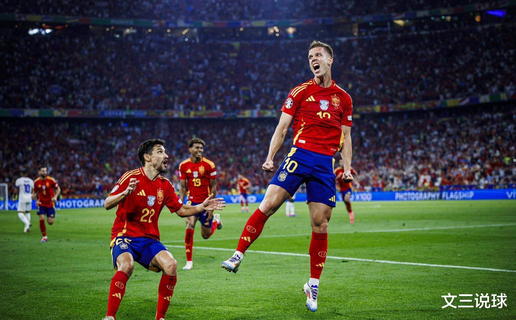 欧国联四强争夺胜利激烈,最终胜出令人期待 欧国联四强争夺胜利激烈,最终胜出令人期待