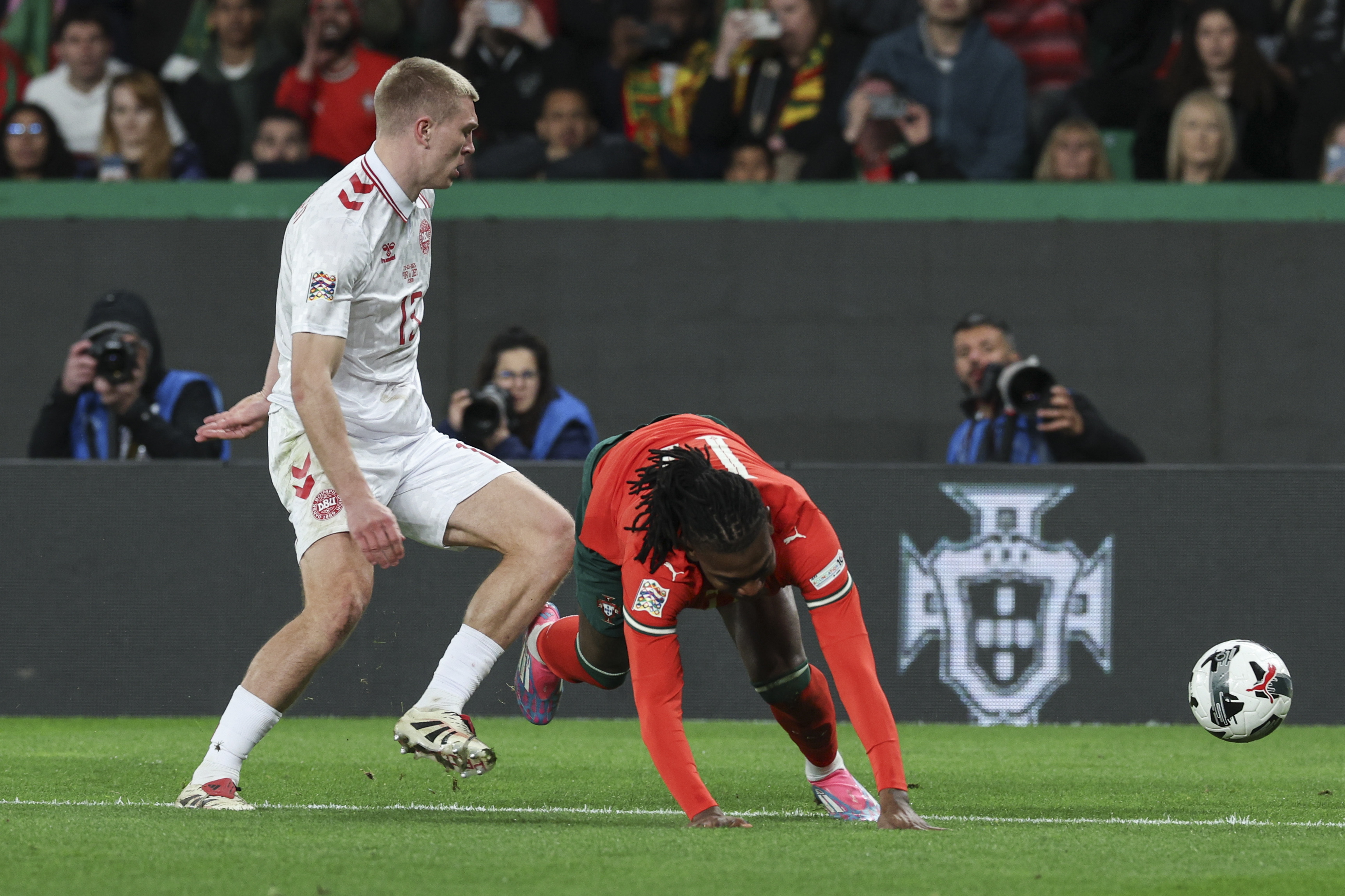 葡萄牙队悍然出击，大比分胜利晋级