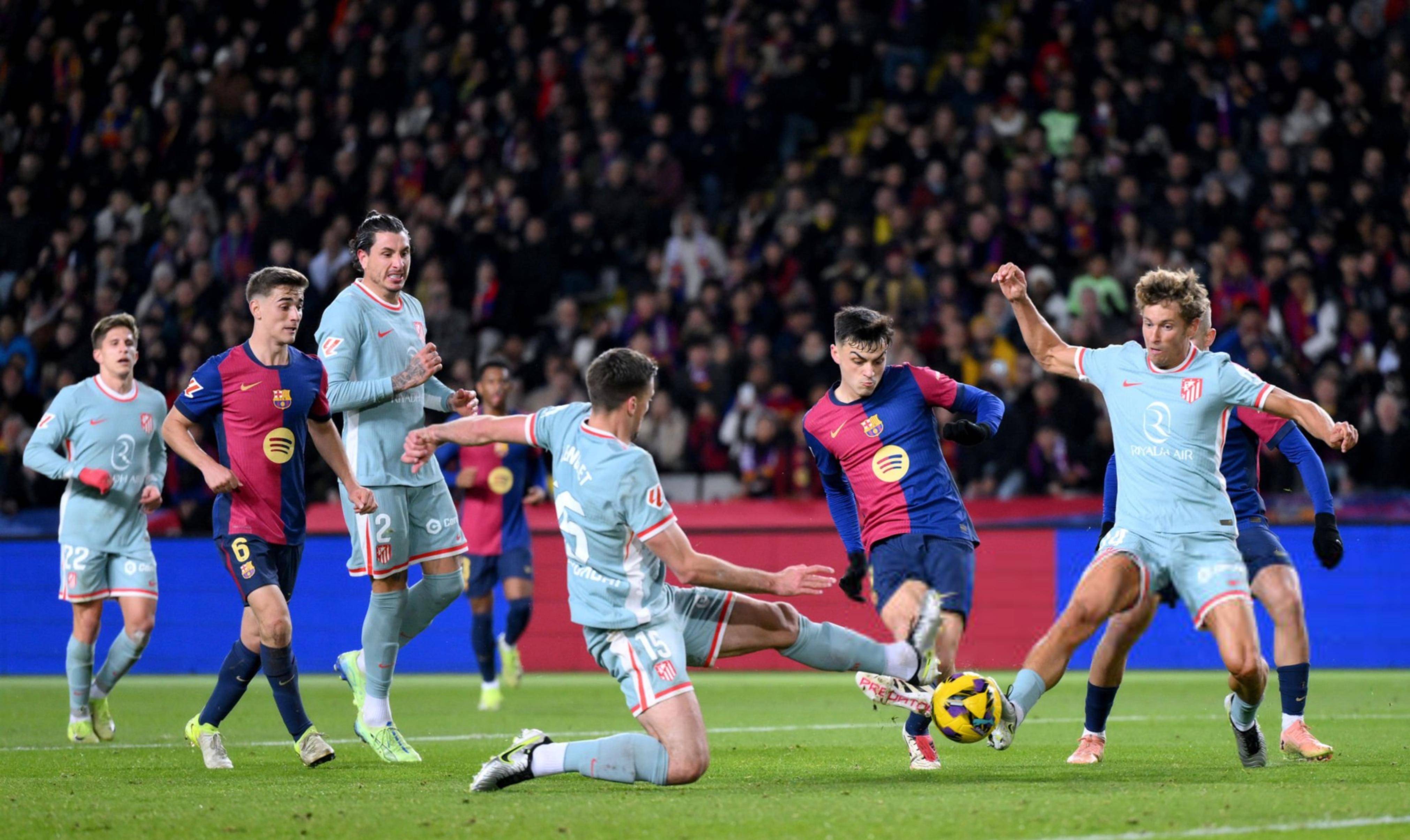 梅西双响贡献胜利，巴萨继续追赶曼联