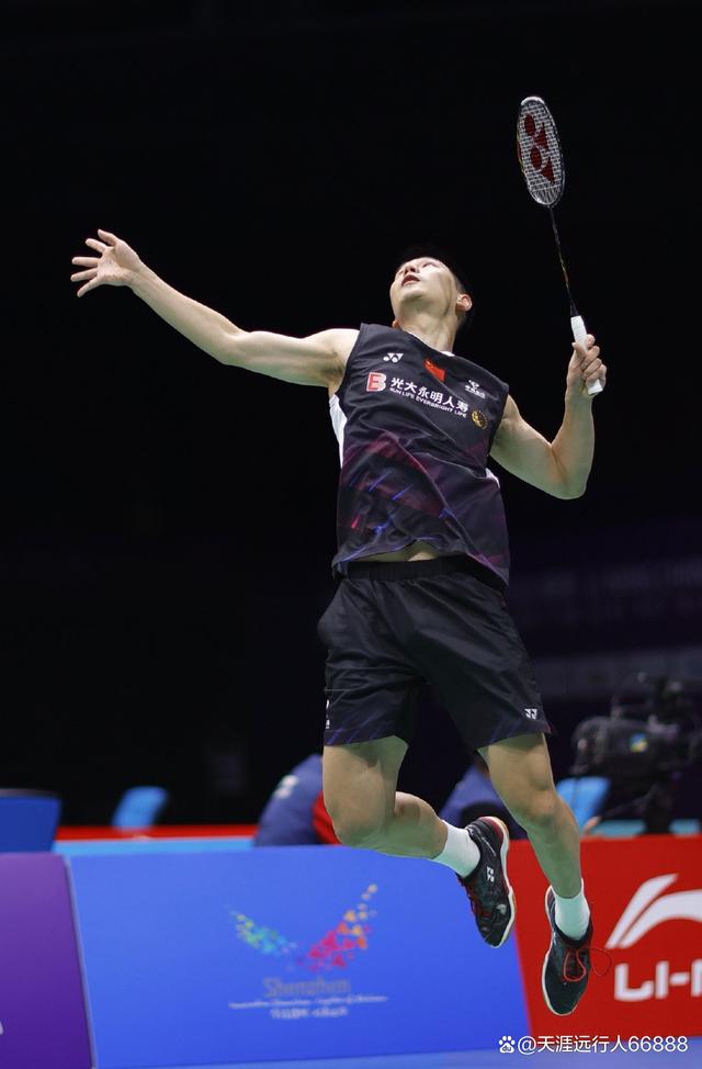 关于羽毛球球员突破自我，表现堪称完美的信息
